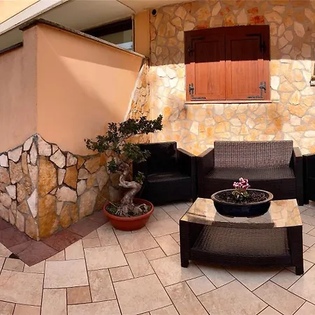 Blef House *