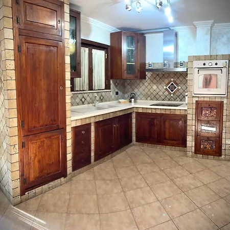 Blef House *